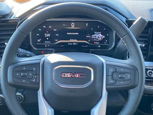 Used 2024 GMC Sierra 1500 Elevation image 8