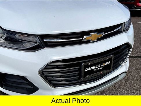 Used 2021 Chevrolet Trax LT image 30