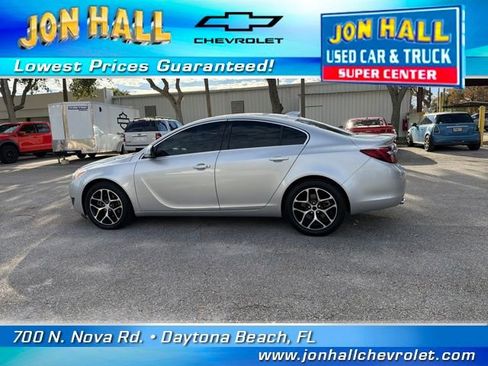 Used 2017 Buick Regal Sport Touring image 5