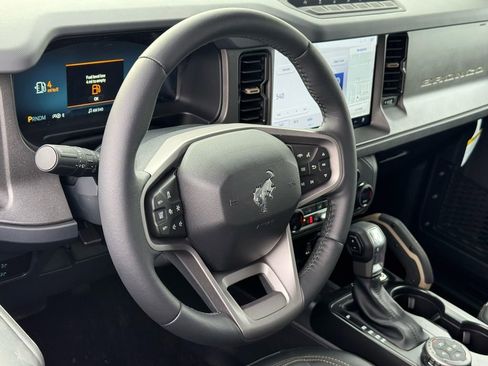 New 2026 Ford Bronco Badlands AWD/4WD image 13