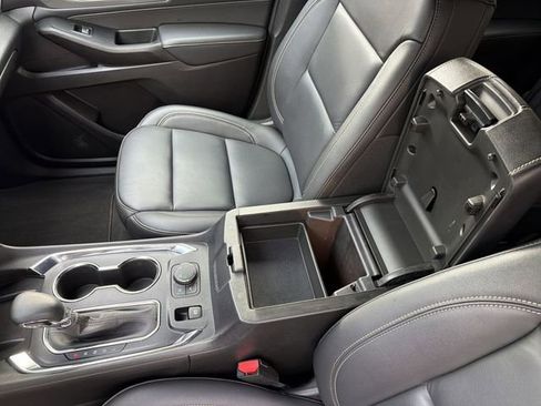 Certified 2023 Chevrolet Traverse LT AWD/4WD image 22