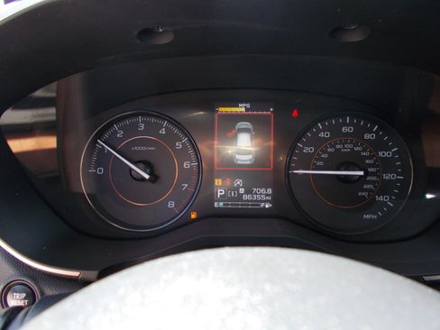 Used 2022 Subaru Crosstrek 2.0i Premium AWD/4WD image 16