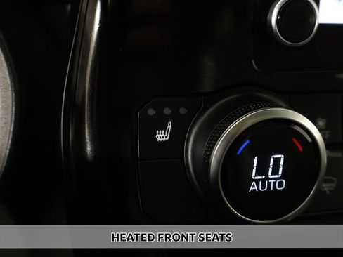 Used 2024 Toyota Highlander XLE AWD/4WD image 7