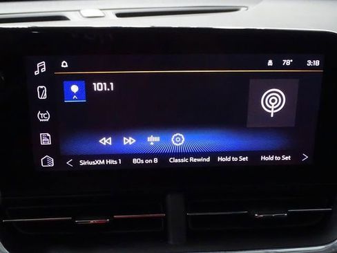 Used 2024 Chevrolet Trax LT FWD image 27