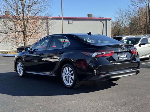 Used 2023 Toyota Camry LE image 22