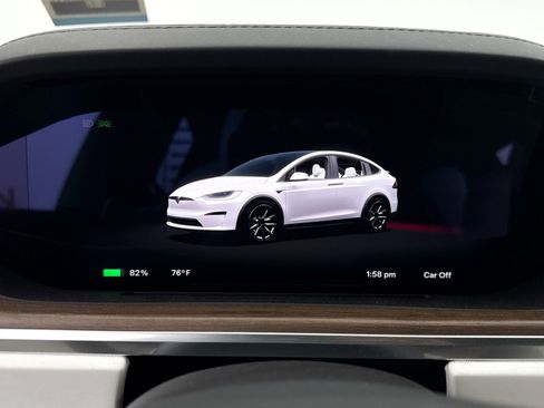 Used 2022 Tesla Model X image 35