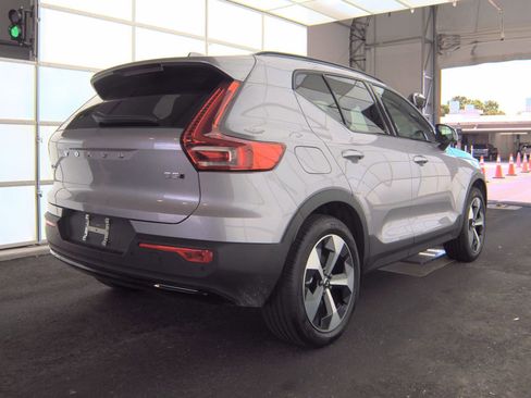 Used 2026 Volvo XC40 B5 Plus AWD/4WD image 4