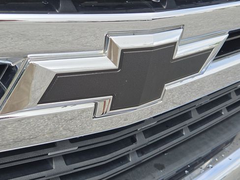 Used 2020 Chevrolet Silverado 1500 LT AWD/4WD image 6