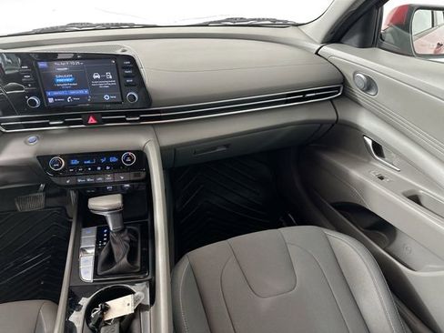 Used 2022 Hyundai Elantra SEL w/ Convenience Package image 25