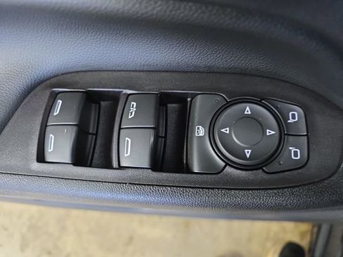 Used 2020 Chevrolet Equinox LT w/ Driver Convenience Package image 28