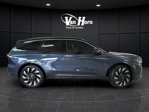 Used 2024 Lincoln Nautilus Black Label w/ Jet Appearance Package (87T) AWD/4WD image 8