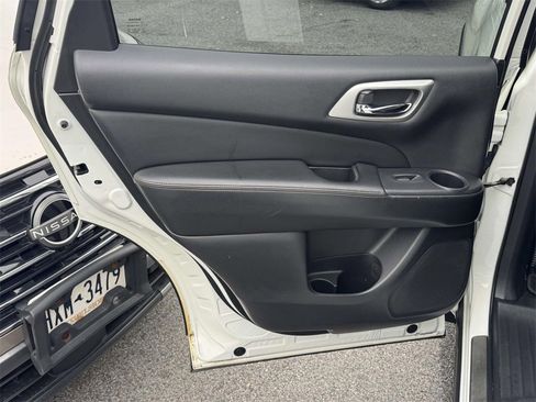 Used 2020 Nissan Pathfinder SV w/ Rock Creek Edition image 11