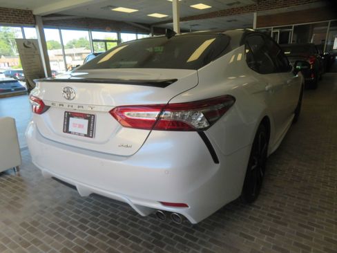 Used 2019 Toyota Camry XSE w/ Driver Assist Package FWD image 4