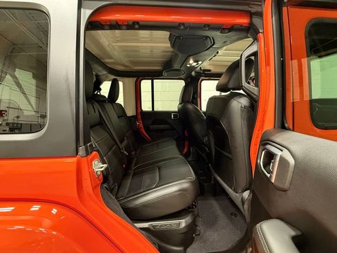 Used 2023 Jeep Wrangler Unlimited Sahara AWD/4WD image 35