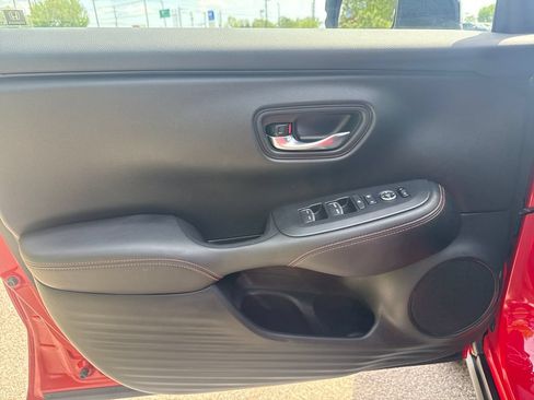 Used 2025 Honda HR-V Sport image 11