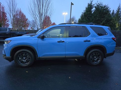 Certified 2025 Honda Pilot TrailSport image 28