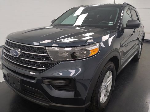 Used 2023 Ford Explorer XLT AWD/4WD image 15