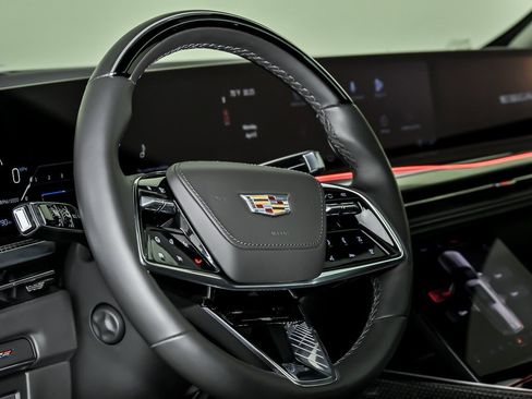 Used 2025 Cadillac Escalade V w/ LPO, ONYX Package image 26