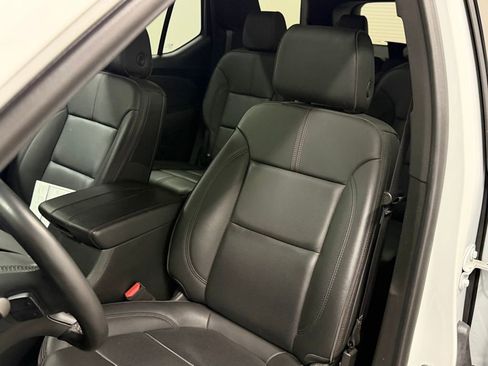 Certified 2023 Chevrolet Traverse RS w/ LPO, Floor Liner Package image 8