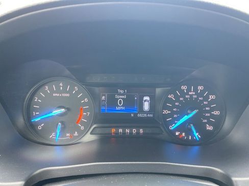 Used 2019 Ford Explorer XLT image 18