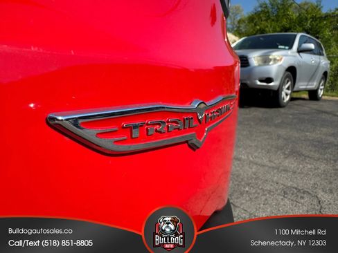 Used 2015 Jeep Renegade Trailhawk image 32