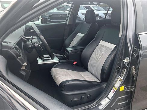 Used 2012 Toyota Camry SE image 19