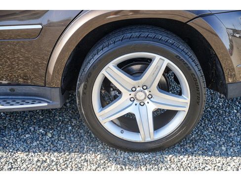Used 2012 Mercedes-Benz GL 550 4MATIC image 10