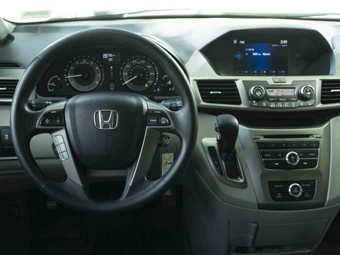 Used 2016 Honda Odyssey LX image 19