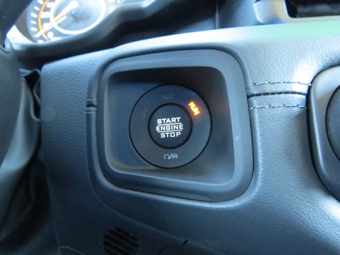 New 2025 Jeep Gladiator Sport image 25