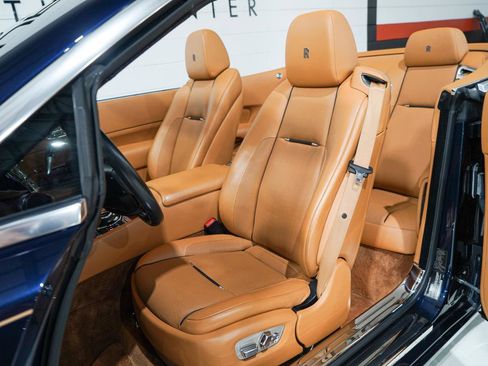 Used 2017 Rolls-Royce Dawn image 10