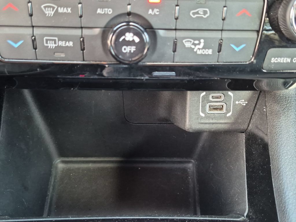 Used 2025 Jeep Compass Limited AWD/4WD image 37