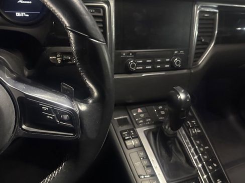 Used 2018 Porsche Macan image 24