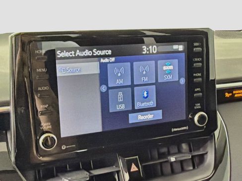 Used 2022 Toyota Corolla LE FWD image 21