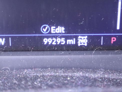 Used 2019 Cadillac XT4 Premium Luxury w/ Cold Weather Package AWD/4WD image 19