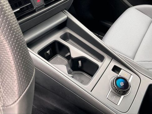 Certified 2025 Volkswagen Tiguan SE R-Line AWD/4WD image 17