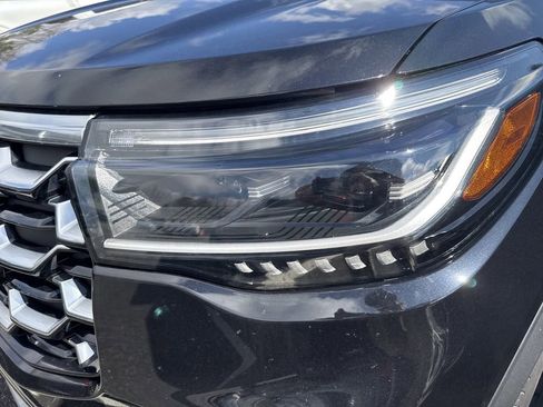 Used 2025 Ford Explorer Platinum w/ Ultimate Package image 7