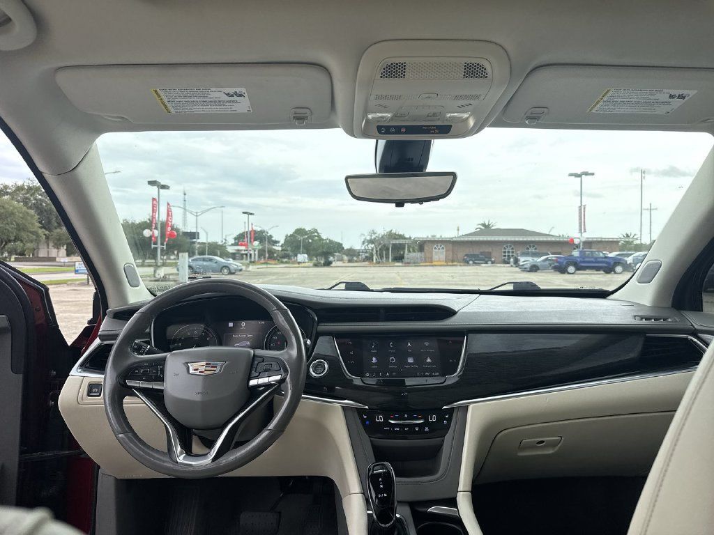 Used 2023 Cadillac XT6 Premium Luxury w/ Technology Package FWD image 31