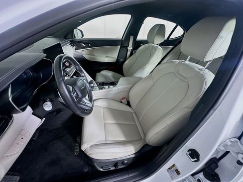 Used 2024 Genesis G70 2.5T image 13