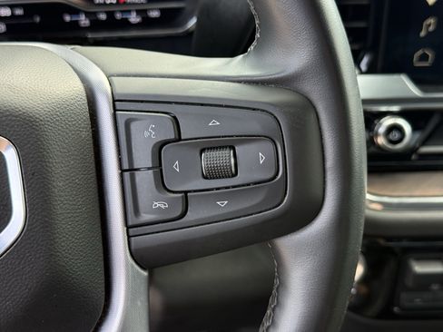 Used 2025 GMC Sierra 1500 SLT AWD/4WD image 18