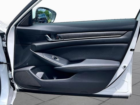 Used 2020 Honda Accord EX image 24