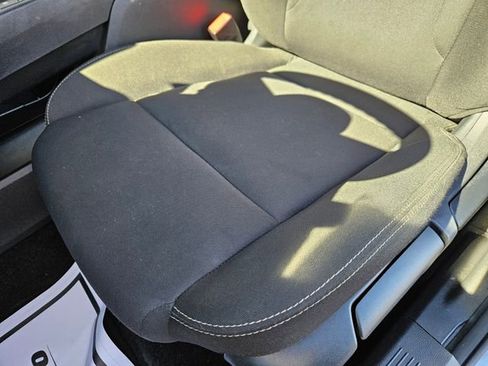 Used 2023 Nissan Rogue S image 10