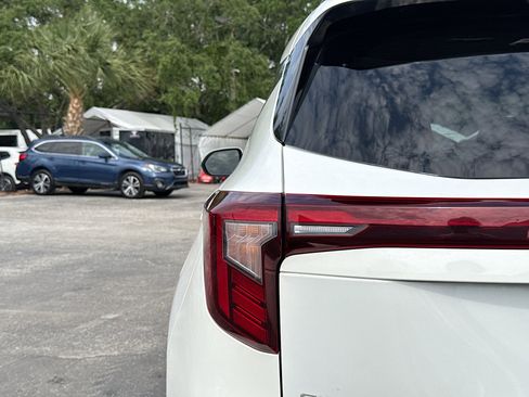 Used 2024 Kia Seltos EX FWD image 10