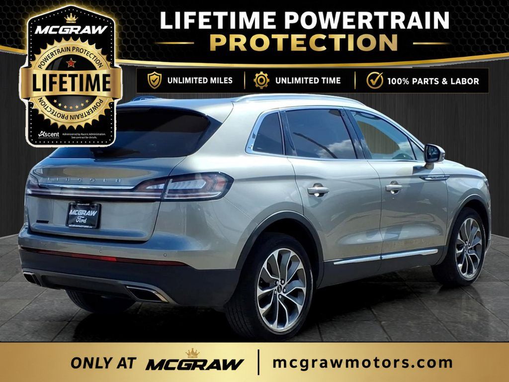 Used 2023 Lincoln Nautilus Reserve AWD/4WD image 5