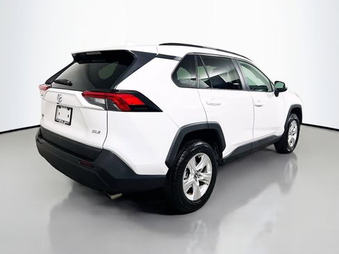 Used 2021 Toyota RAV4 XLE image 4