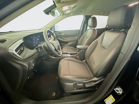 Used 2025 Buick Encore GX Preferred image 13