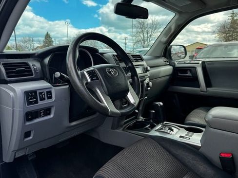Used 2012 Toyota 4Runner SR5 w/ Convenience Pkg AWD/4WD image 9