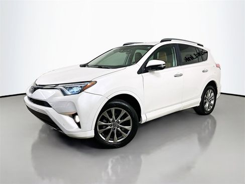 Used 2017 Toyota RAV4 Platinum image 3