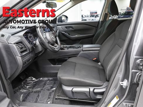 Used 2024 Nissan Rogue S AWD/4WD image 14
