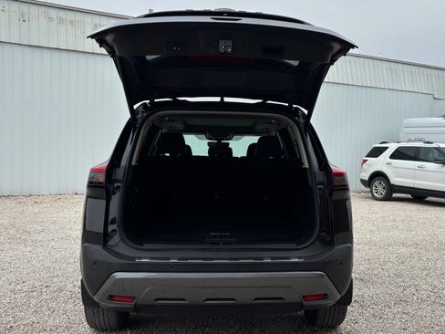 Used 2023 Nissan Rogue SL w/ SL Premium Package image 5