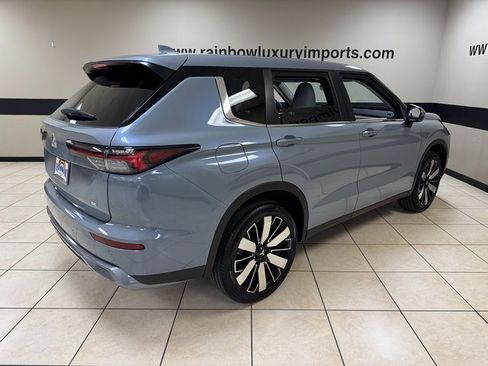 New 2026 Mitsubishi Outlander SE image 6
